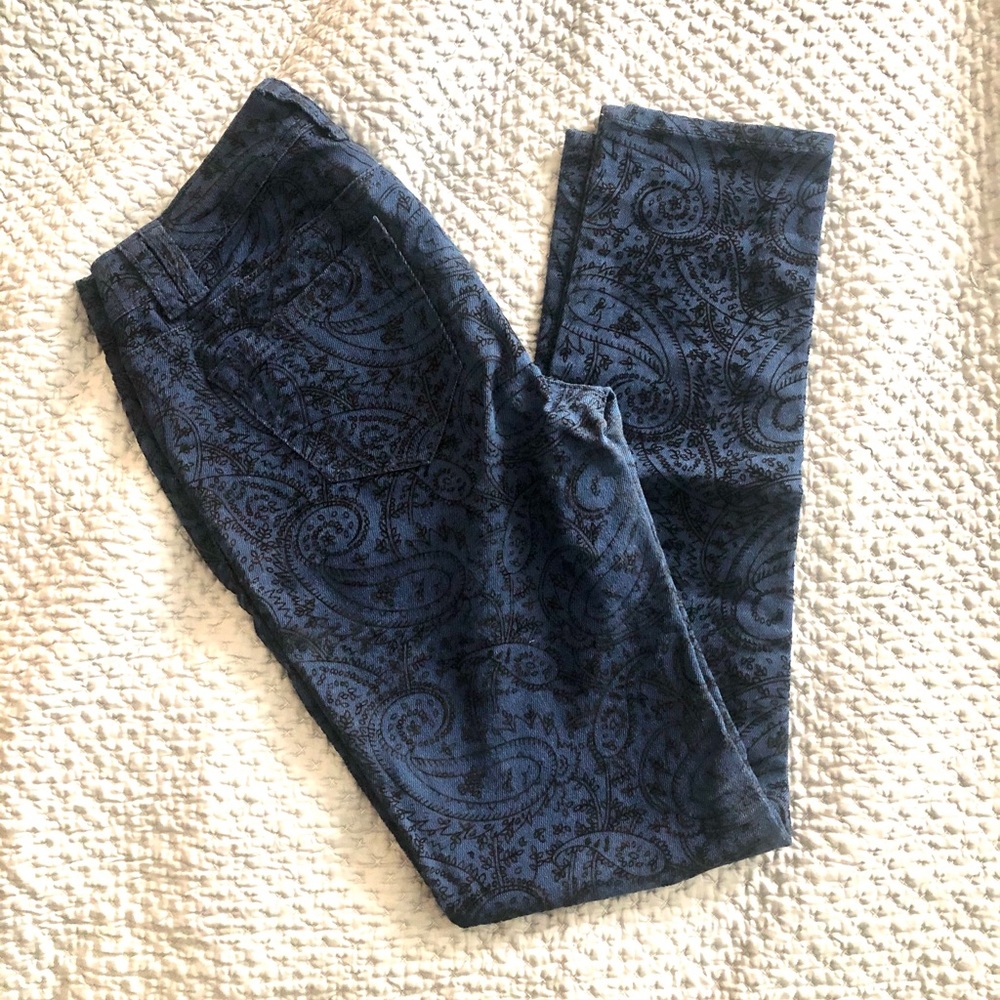 Romeo + Juliet Couture dark wash patterned jeans